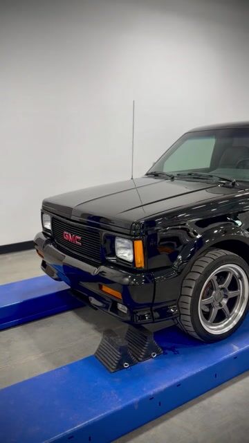 1993 GMC Typhoon VIN: 1GDCT18Z8P0810902 for Sale - Cars & Bids