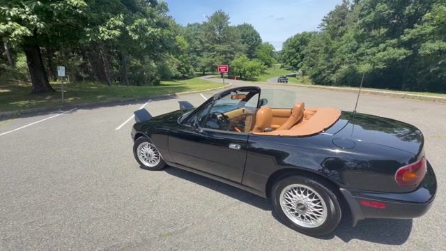 1992 Mazda MX-5 Miata Special Edition VIN: JM1NA3519N1316858 for