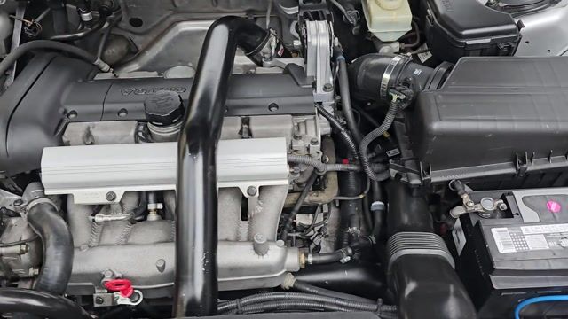 2002 Volvo C70 Engine